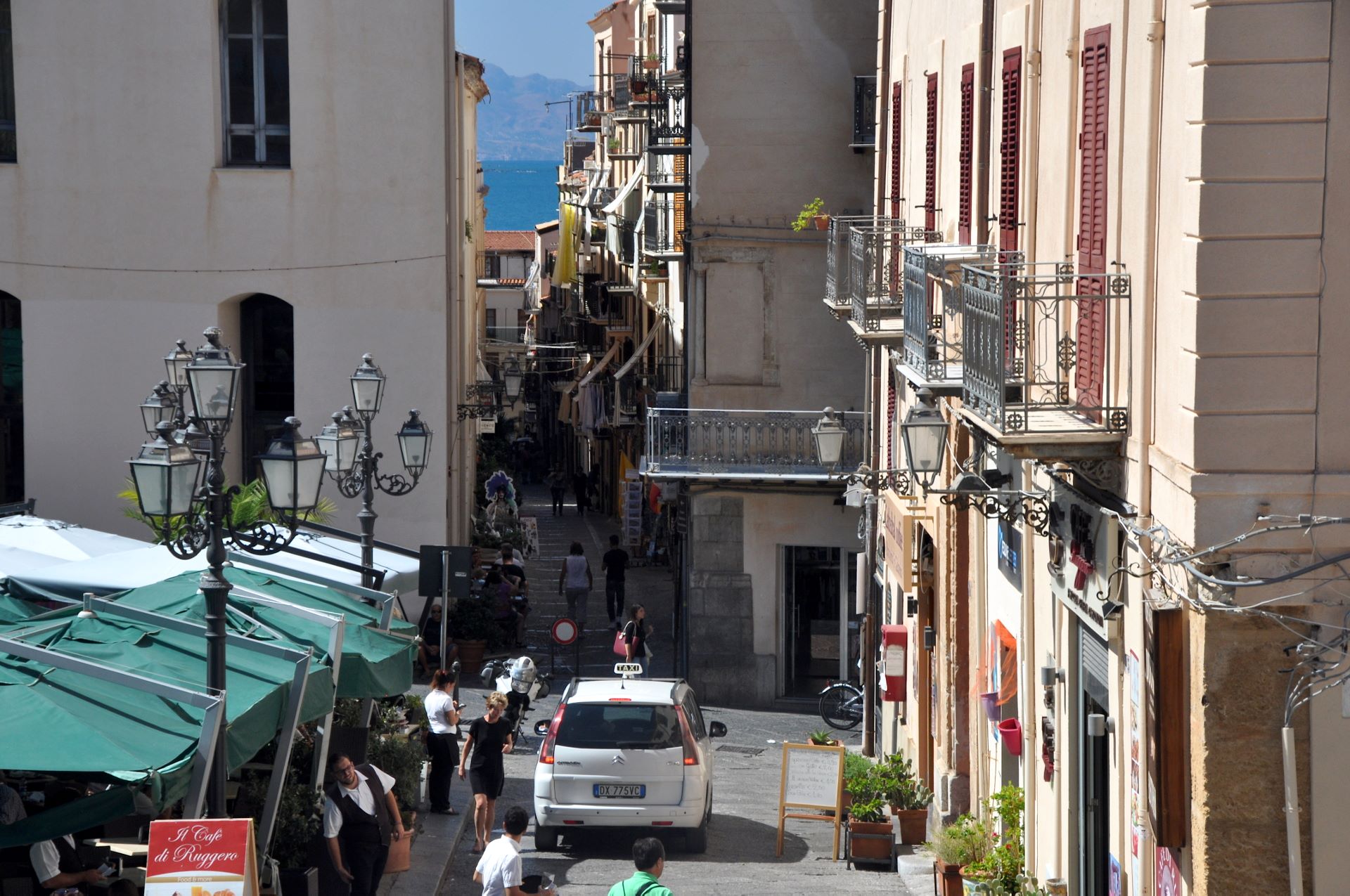 Cefalù (Photo license: CC BY 2.0)